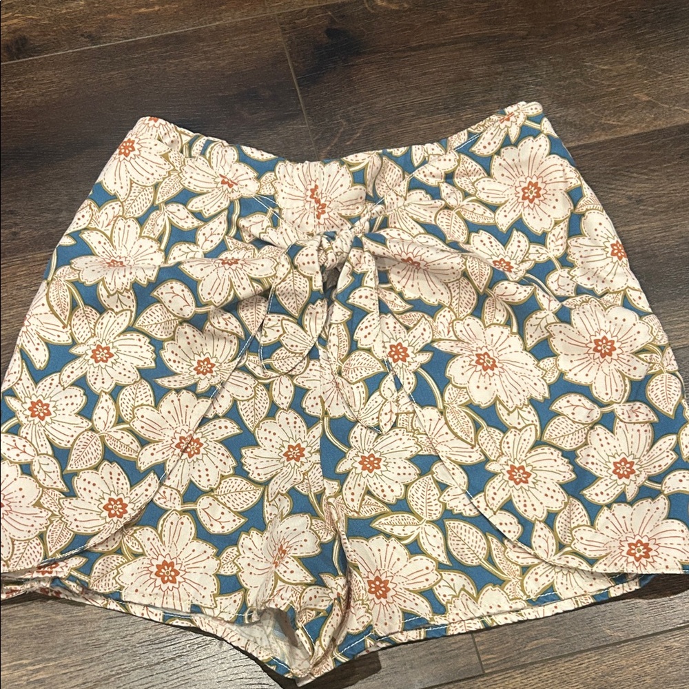 Anthropologie S Women’s Floral Blue/White/Orange Wrap Shorts
